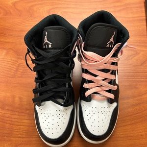 Air Jordan 1 Mid SE